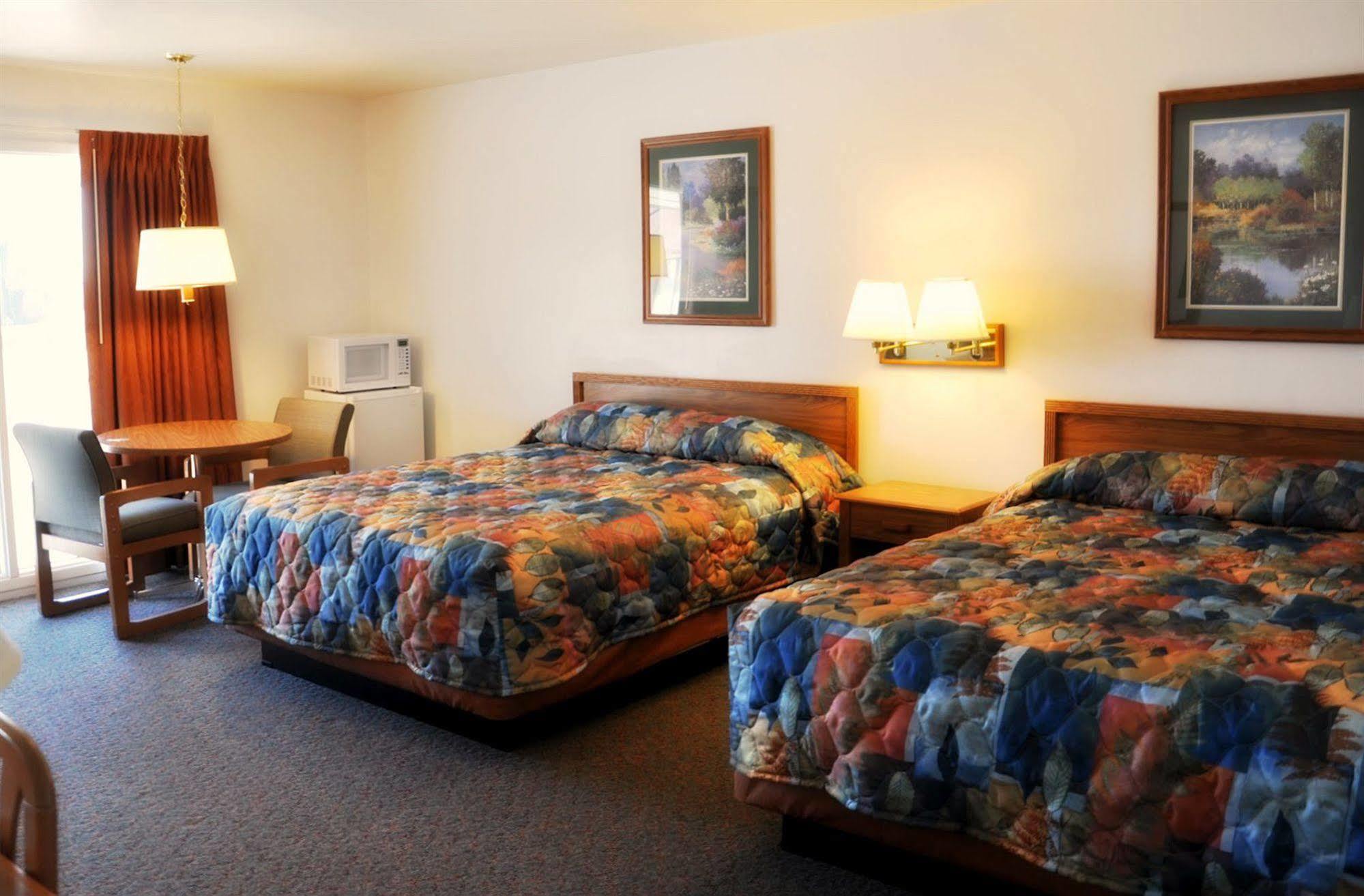 Trade Winds Motel Valentine Buitenkant foto